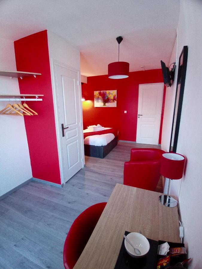 Hotel Les Remparts La Madelaine-sous-Montreuil Exterior foto